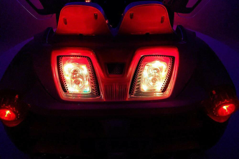 Spider GT 12V Ride-On Car w/ Parental Remote, MP3, Butterfly Doors, LED Lights - Kids Eye Candy 